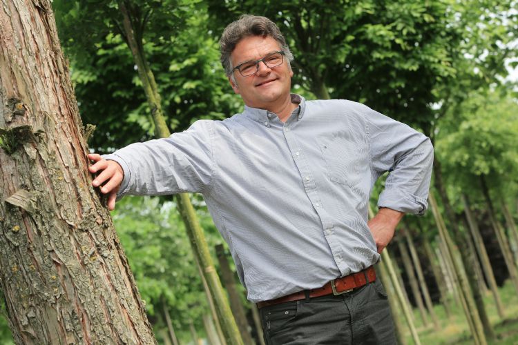 Dick Huibers, algemeen directeur en verkoopleider Dick Huibers, algemeen directeur en verkoopleider