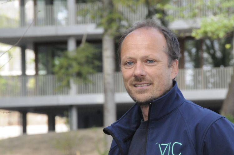 Victor Dijkshoorn Victor Dijkshoorn