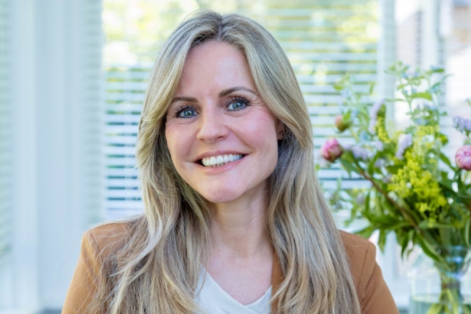Nadine Loef Nadine Loef